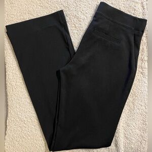 NWOT! Simply Vera Vera Wang pull on knit bootcut dress pants, small!